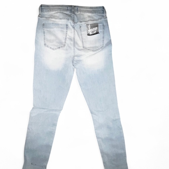 Studio Blue Jeans Womens 27 Light Wash Distressed Skinny Jeans NWT - Picture 3 of 7